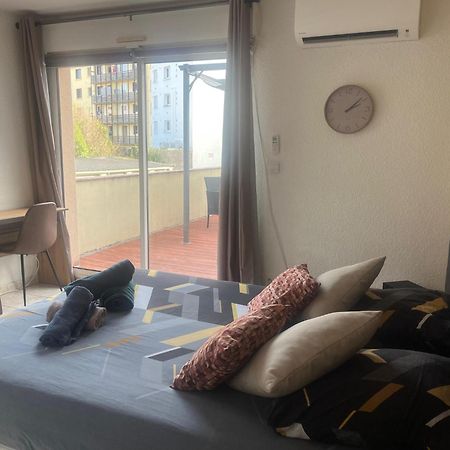 Studio Climatise Et Grande Terrasse Tarbes Centre Eksteriør billede