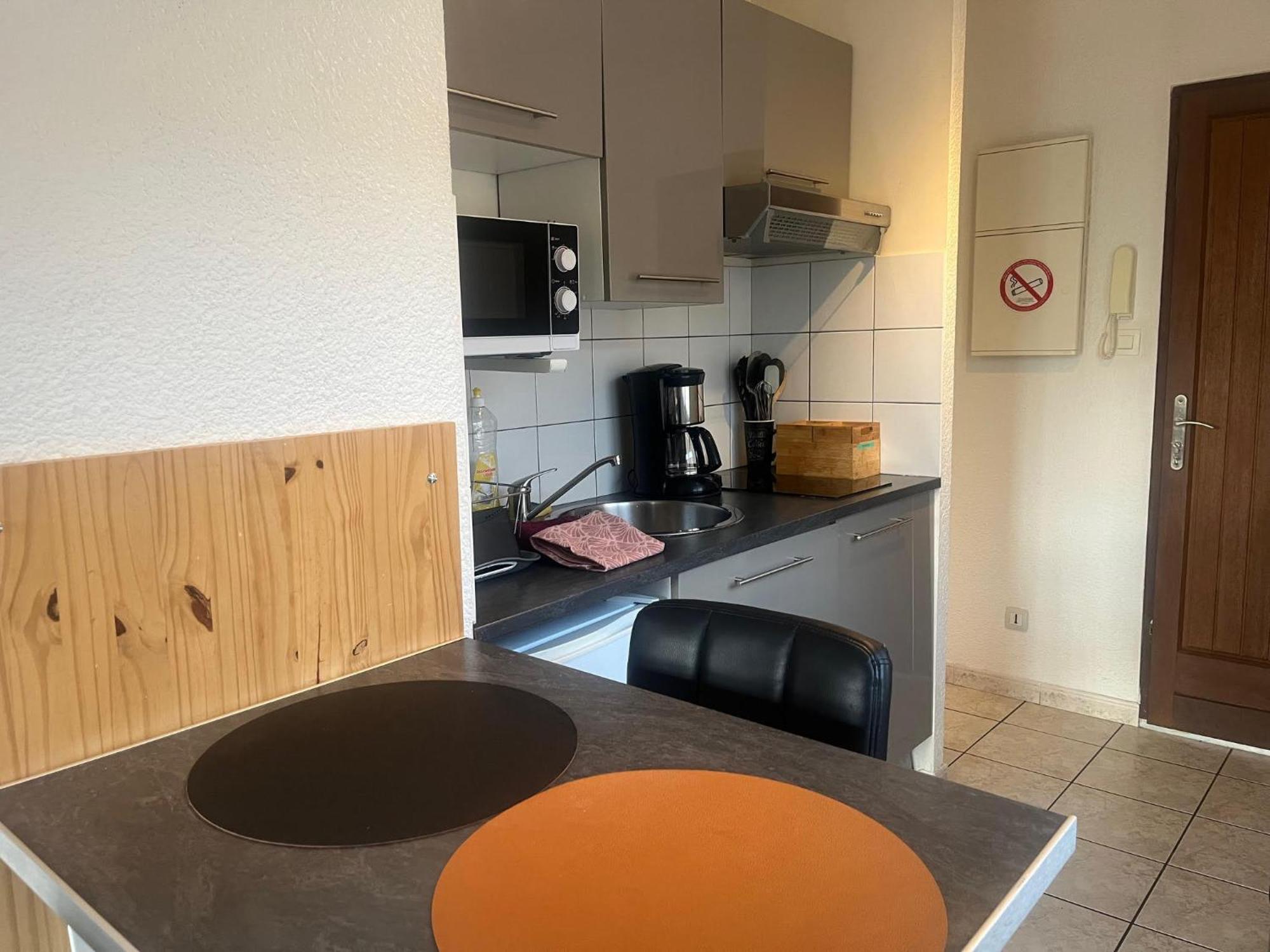 Studio Climatise Et Grande Terrasse Tarbes Centre Eksteriør billede