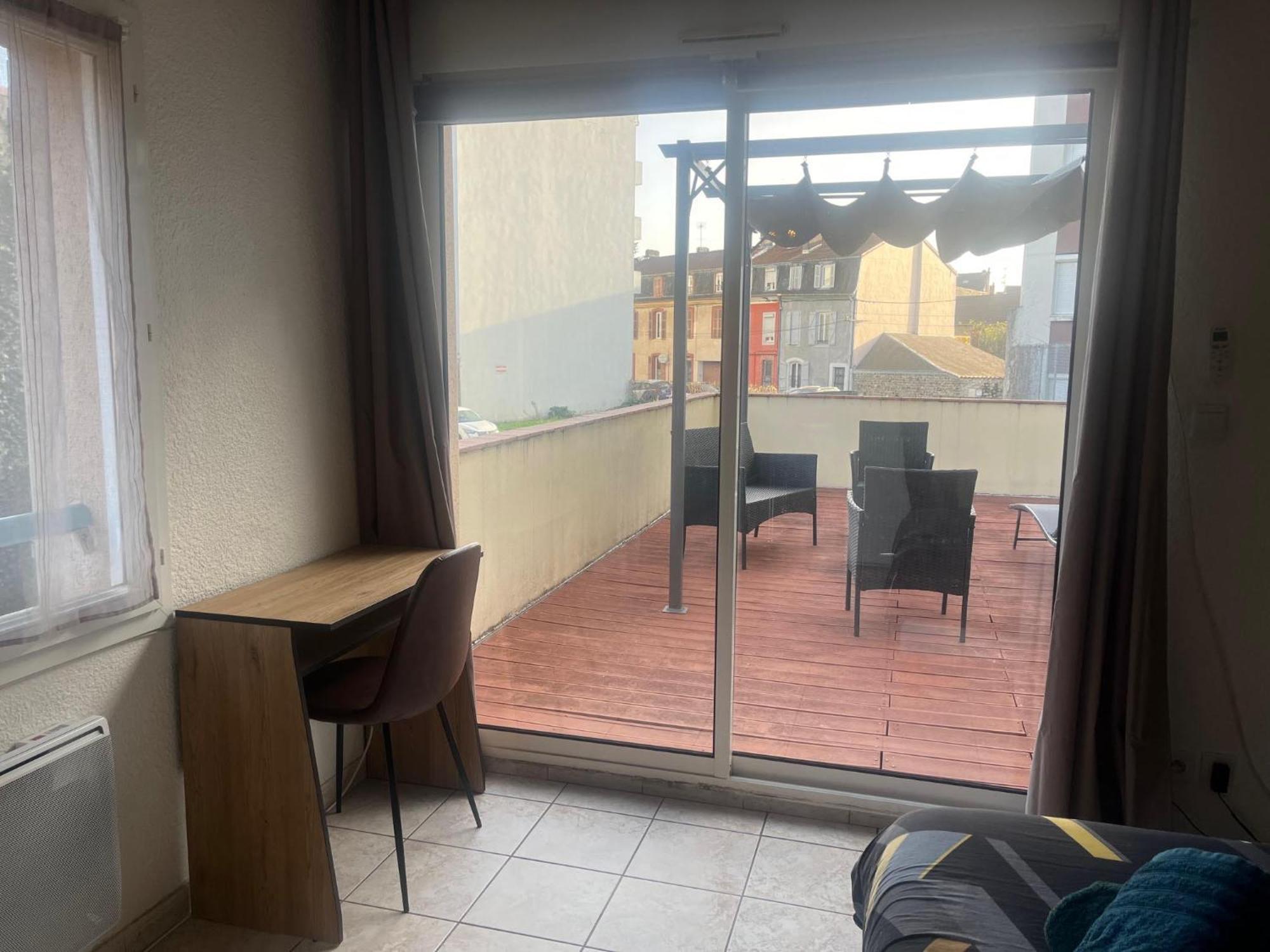 Studio Climatise Et Grande Terrasse Tarbes Centre Eksteriør billede