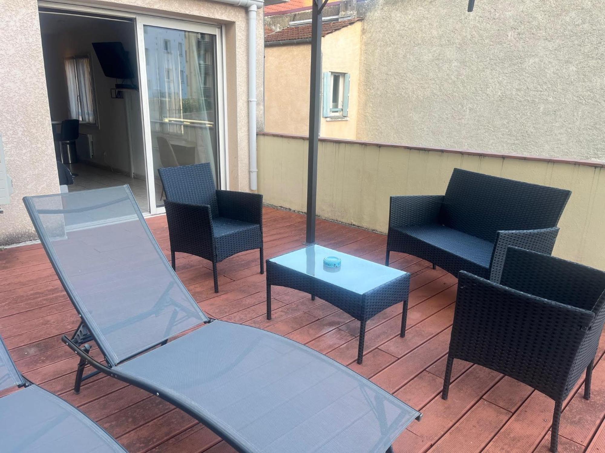 Studio Climatise Et Grande Terrasse Tarbes Centre Eksteriør billede
